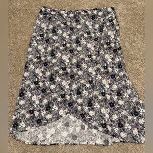 LOFT Black & White Floral Print Skirt Size 16